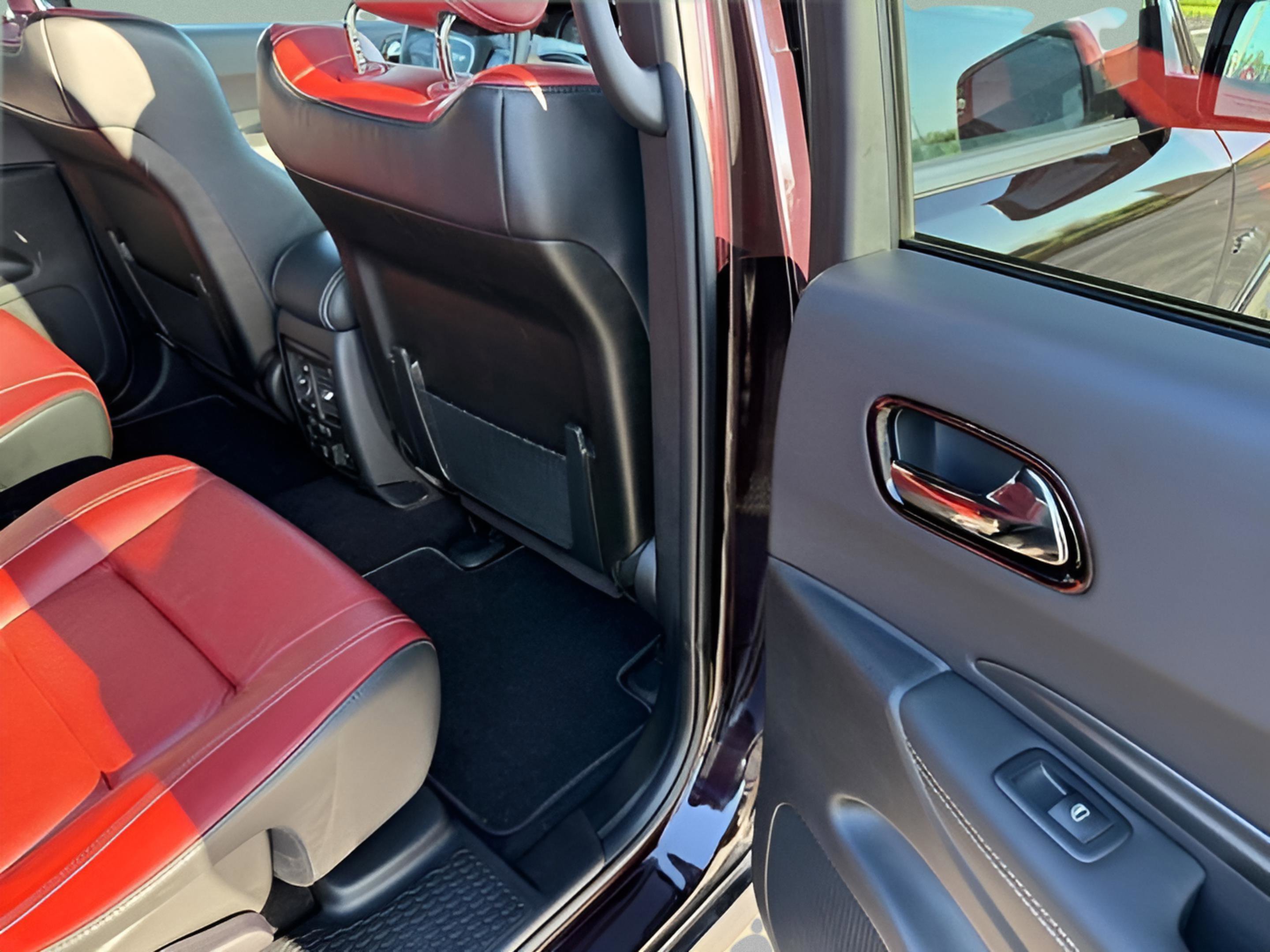 Used 2024 Dodge Durango SRT AWD/4WD image 11