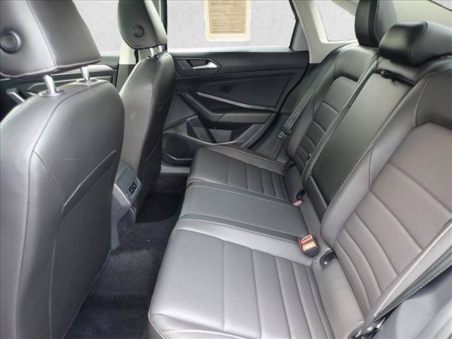 Used 2021 Volkswagen Jetta SE w/ SE Cold Weather Package FWD image 6