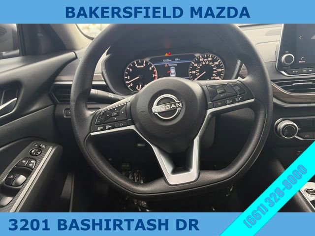 Used 2024 Nissan Altima 2.5 SV image 14