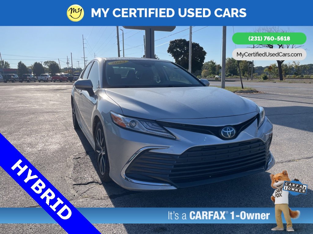 Used 2023 Toyota Camry XLE image 3