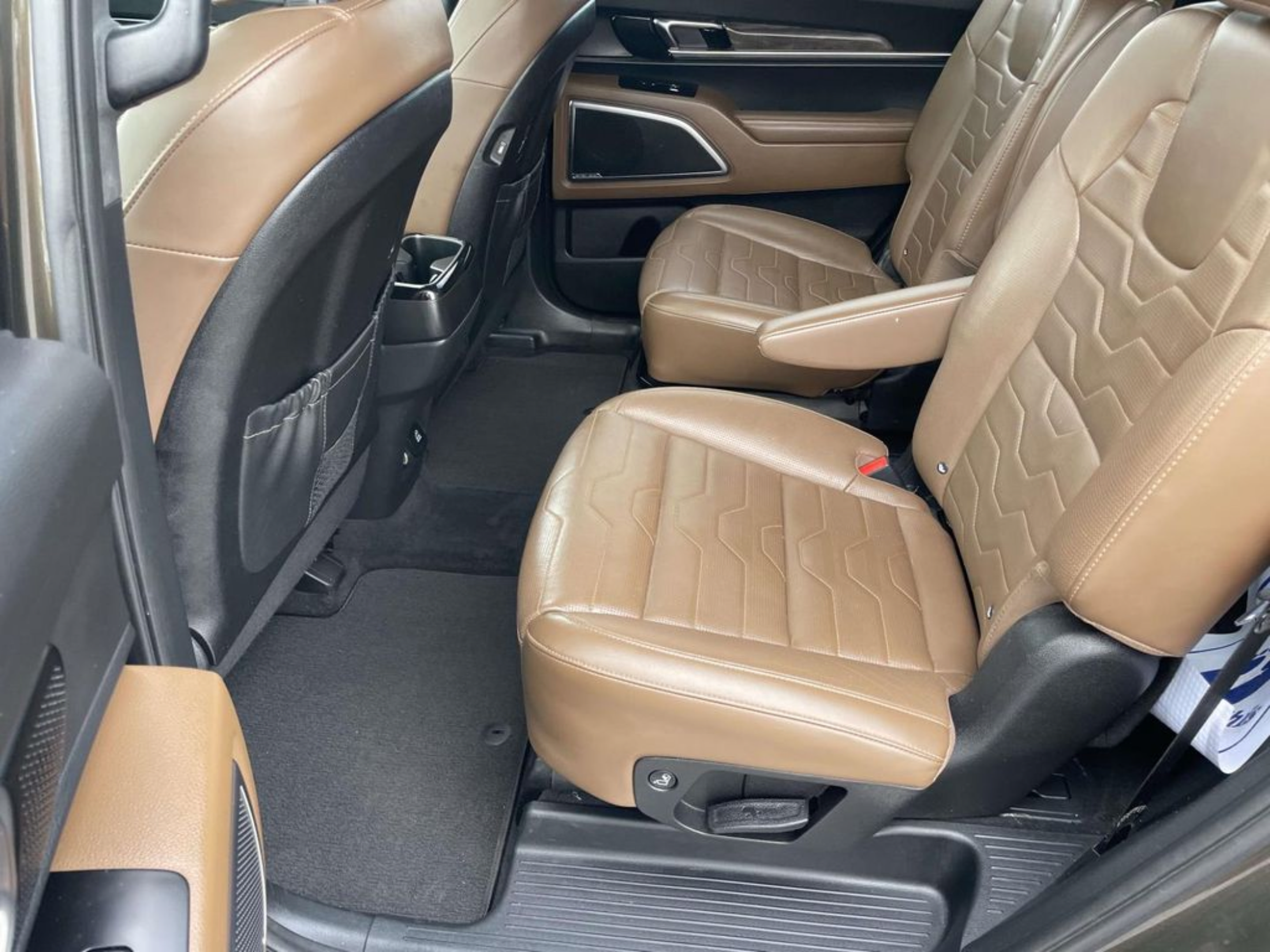 Used 2021 Kia Telluride SX w/ SX Prestige Package AWD/4WD image 13
