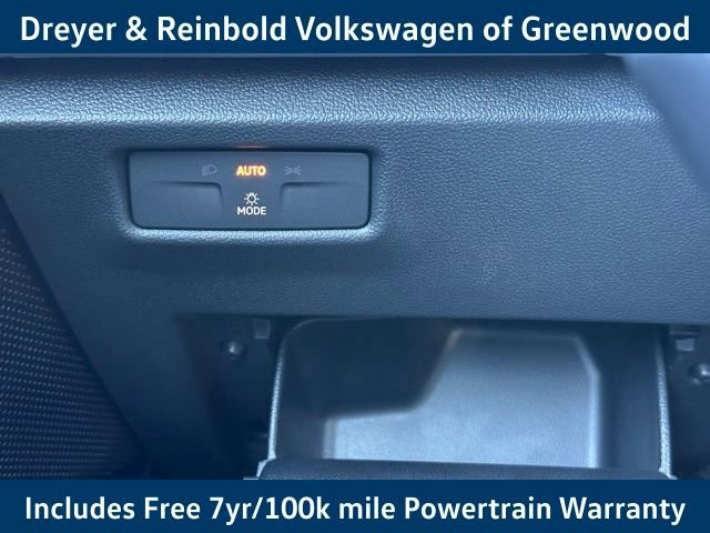 New 2025 Volkswagen Tiguan SE R-Line image 19