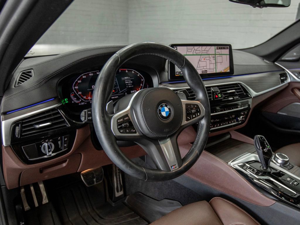 Used 2022 BMW M550i xDrive w/ Dynamic Handling Package image 18