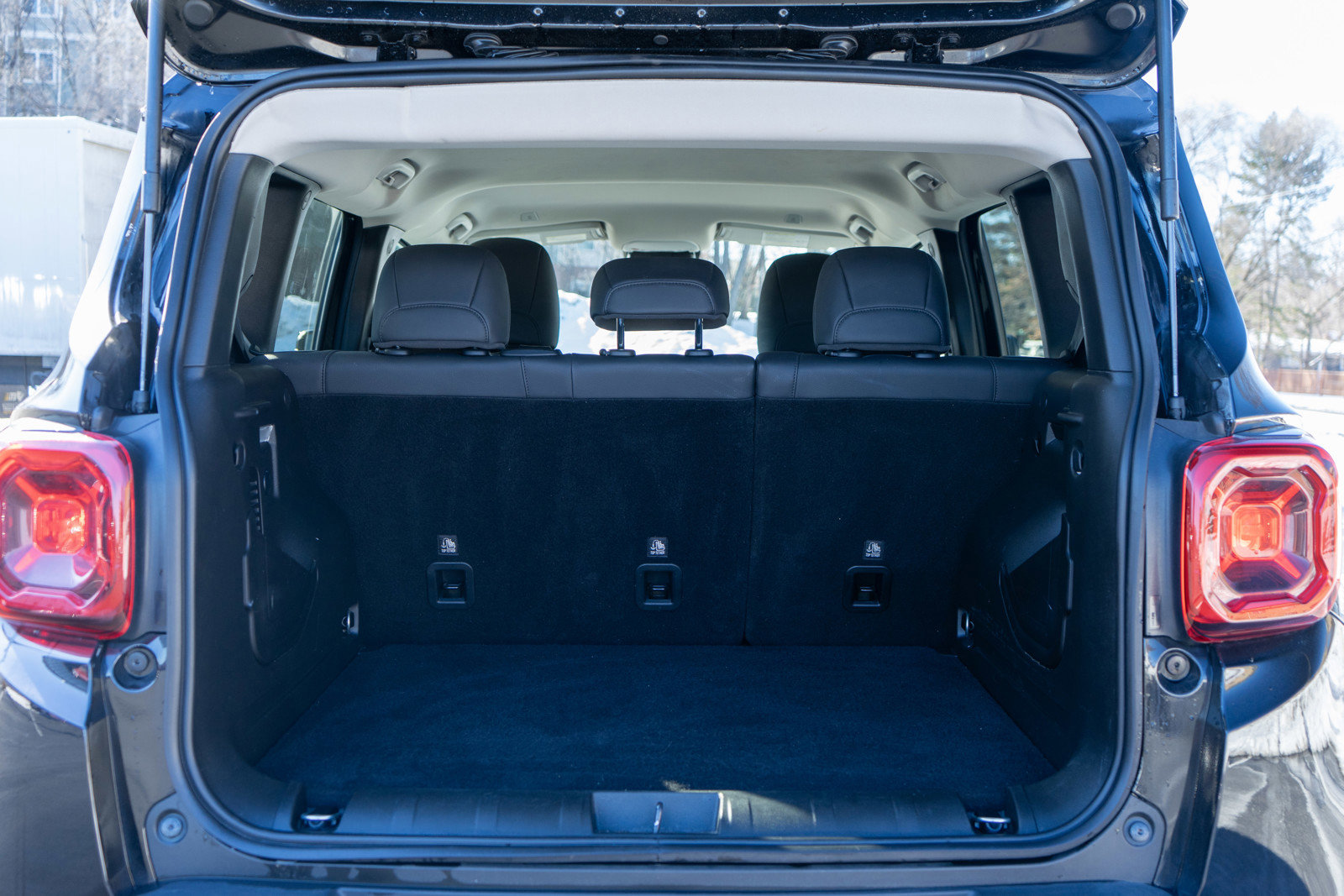 Used 2023 Jeep Renegade Limited w/ Limited Elite Group image 9