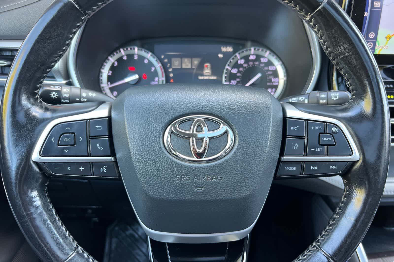 Used 2022 Toyota Highlander Platinum AWD/4WD image 28