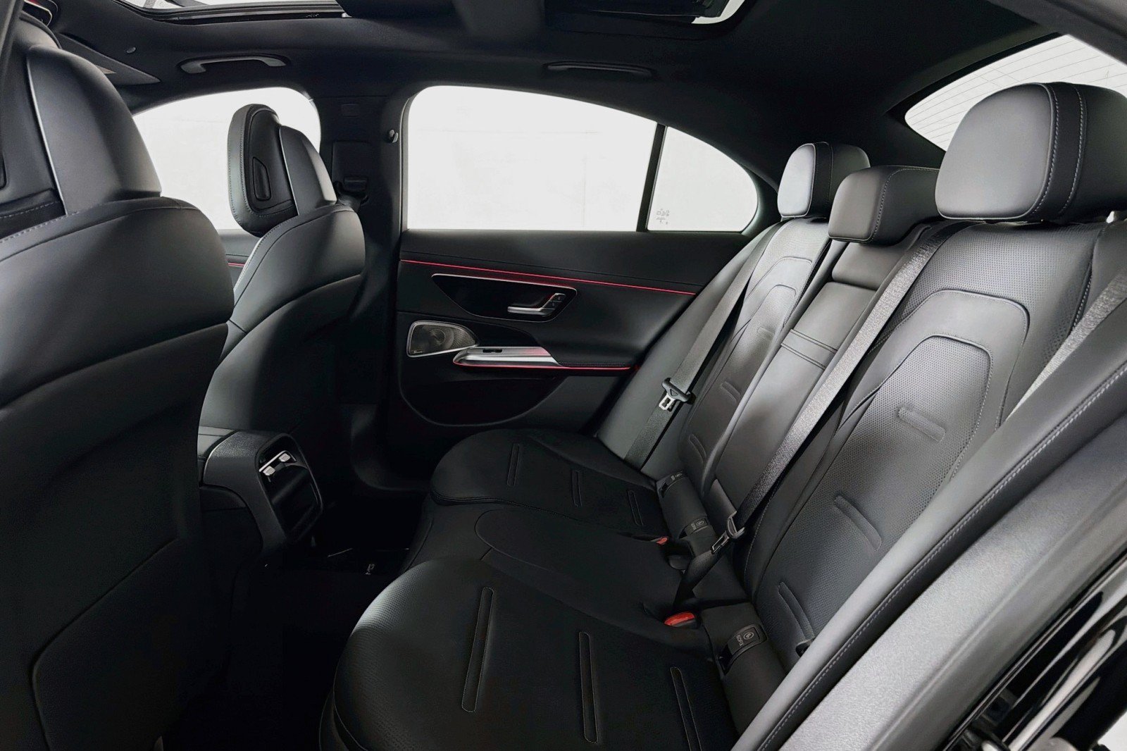 New 2026 Mercedes-Benz E 53 AMG e 4MATIC Sedan image 7