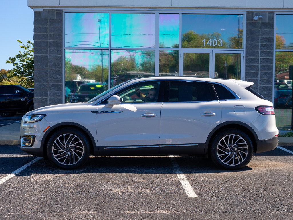 Used 2020 Lincoln Nautilus Reserve FWD image 5