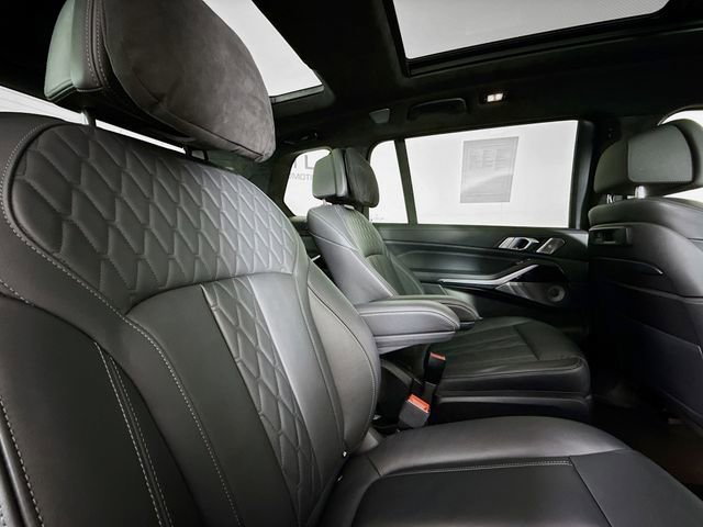 Used 2021 BMW ALPINA XB7 ALPINA XB7 image 31