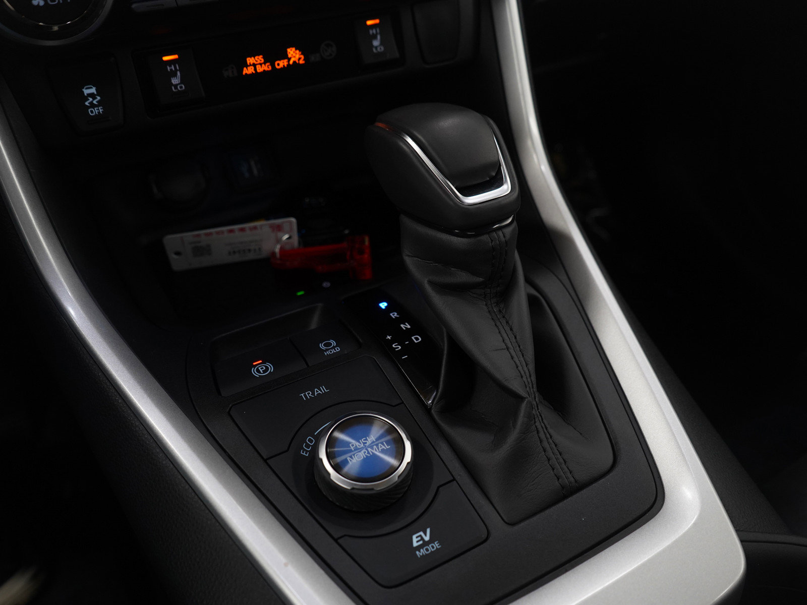 Used 2024 Toyota RAV4 XSE w/ Advanced Technology Package image 25