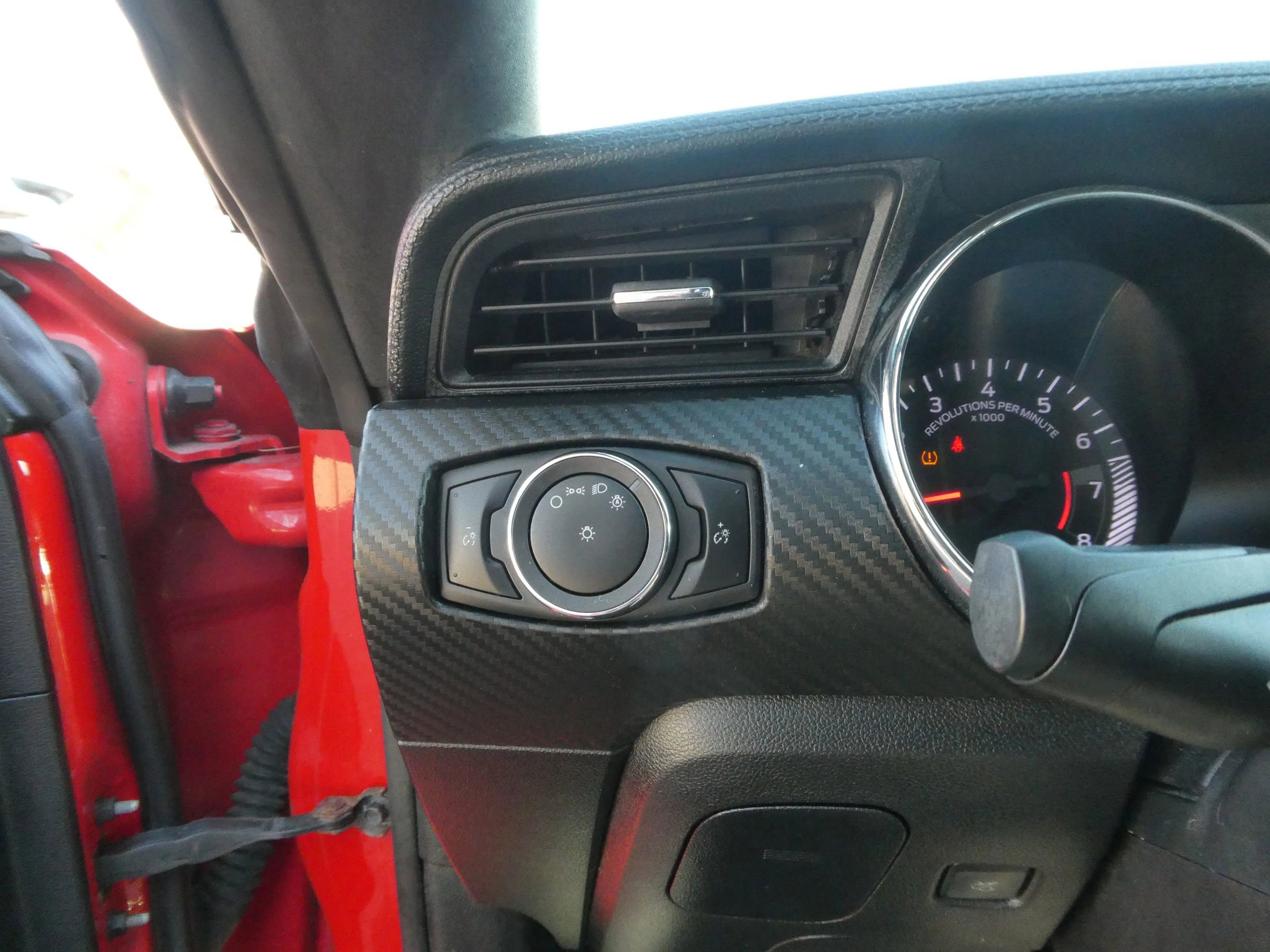 Used 2015 Ford Mustang Coupe image 15