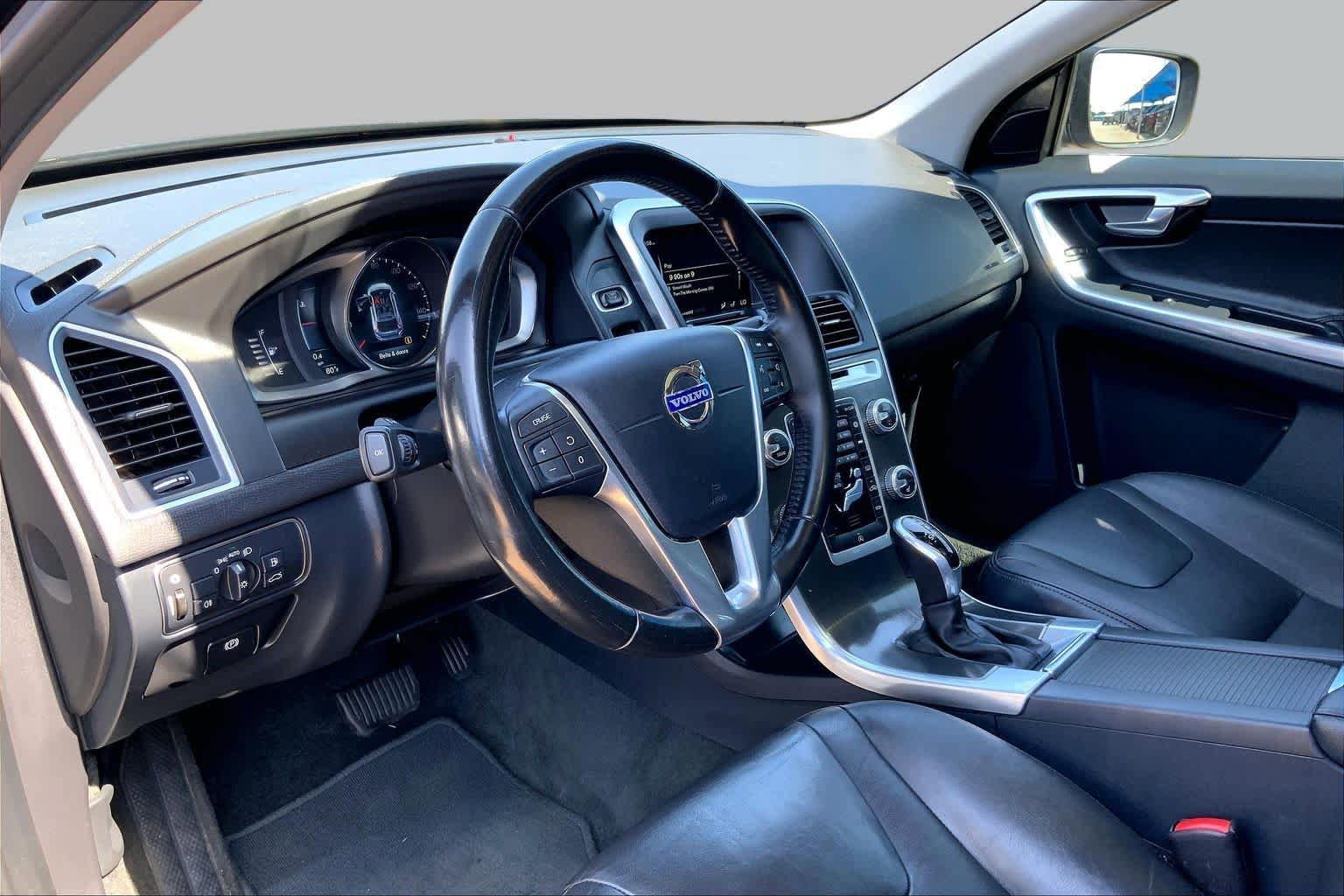 Used 2016 Volvo XC60 T5 Premier FWD image 16