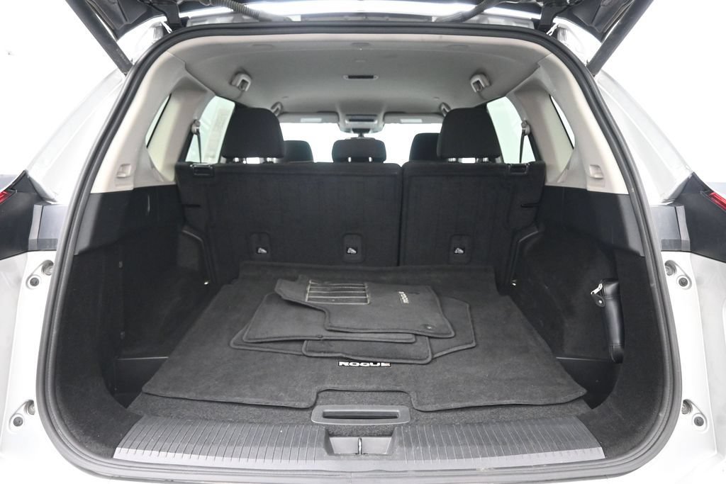 Used 2024 Nissan Rogue SV FWD image 26