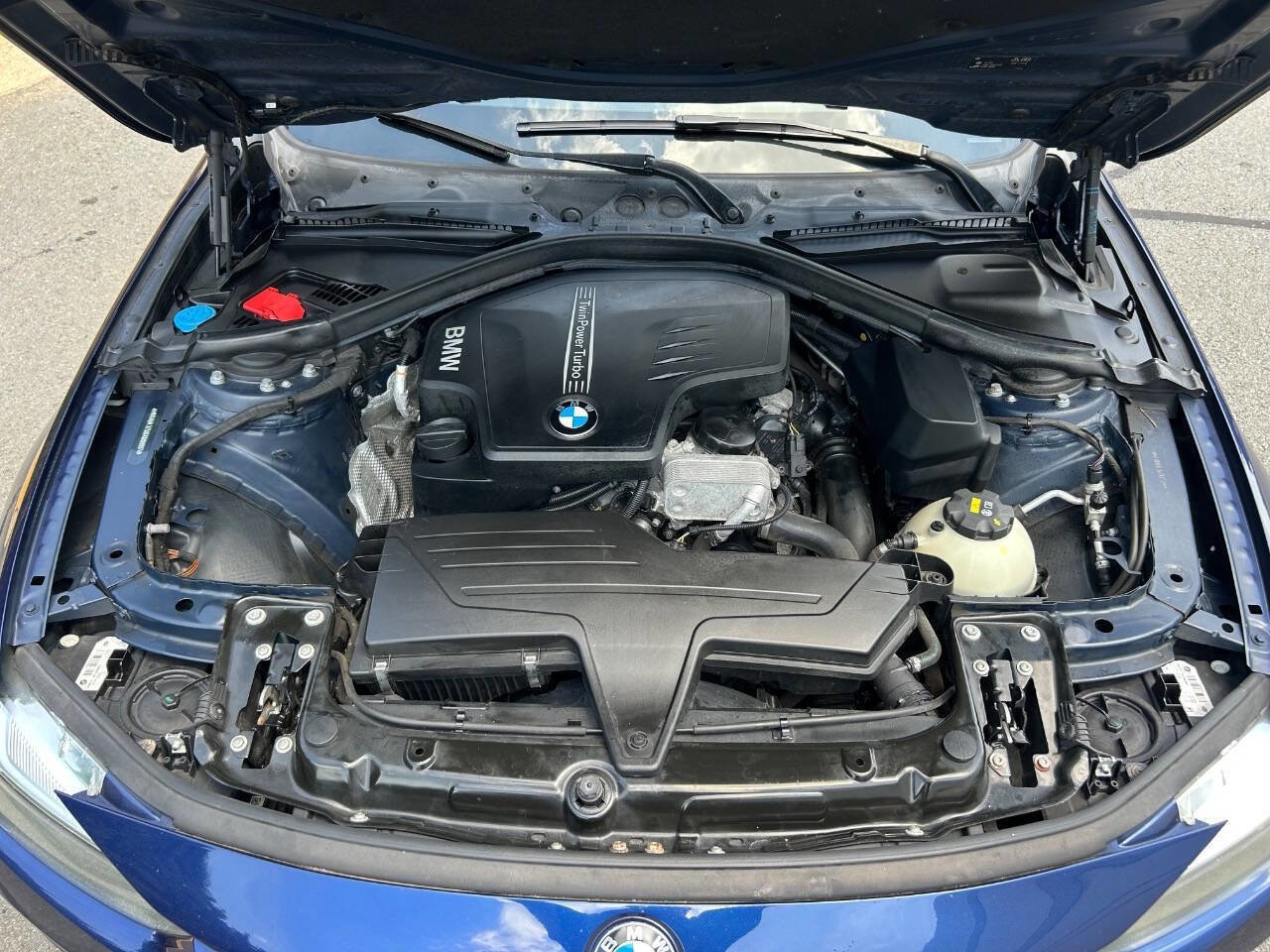 Used 2016 BMW 320i xDrive Sedan image 30