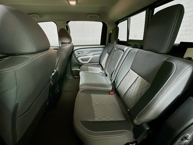 Used 2024 Nissan Titan SV w/ SV Convenience Package image 21