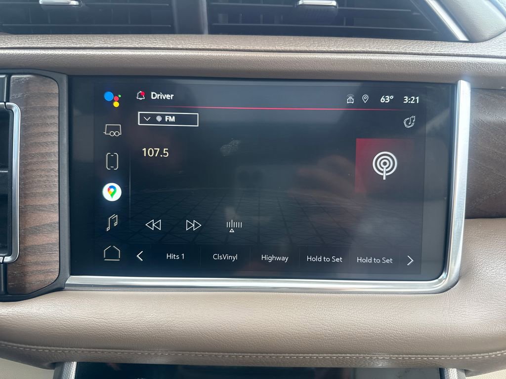 Used 2022 GMC Yukon XL Denali w/ Advanced Technology Package AWD/4WD image 19