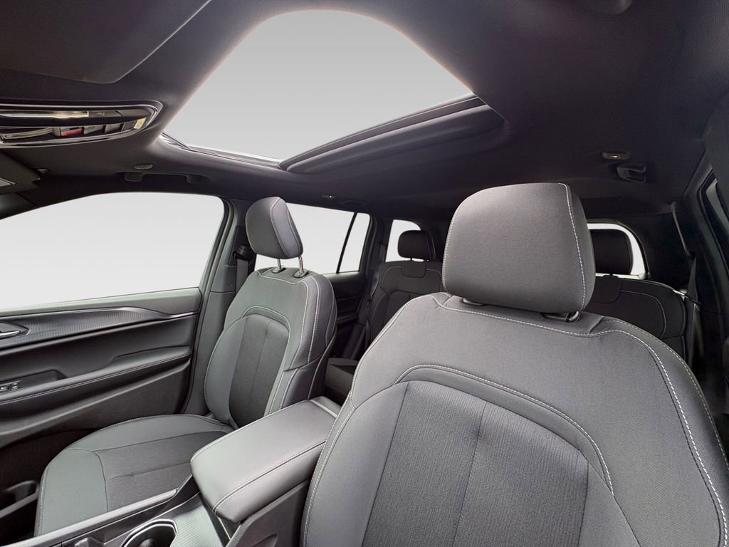 New 2026 Jeep Grand Cherokee Laredo X image 6