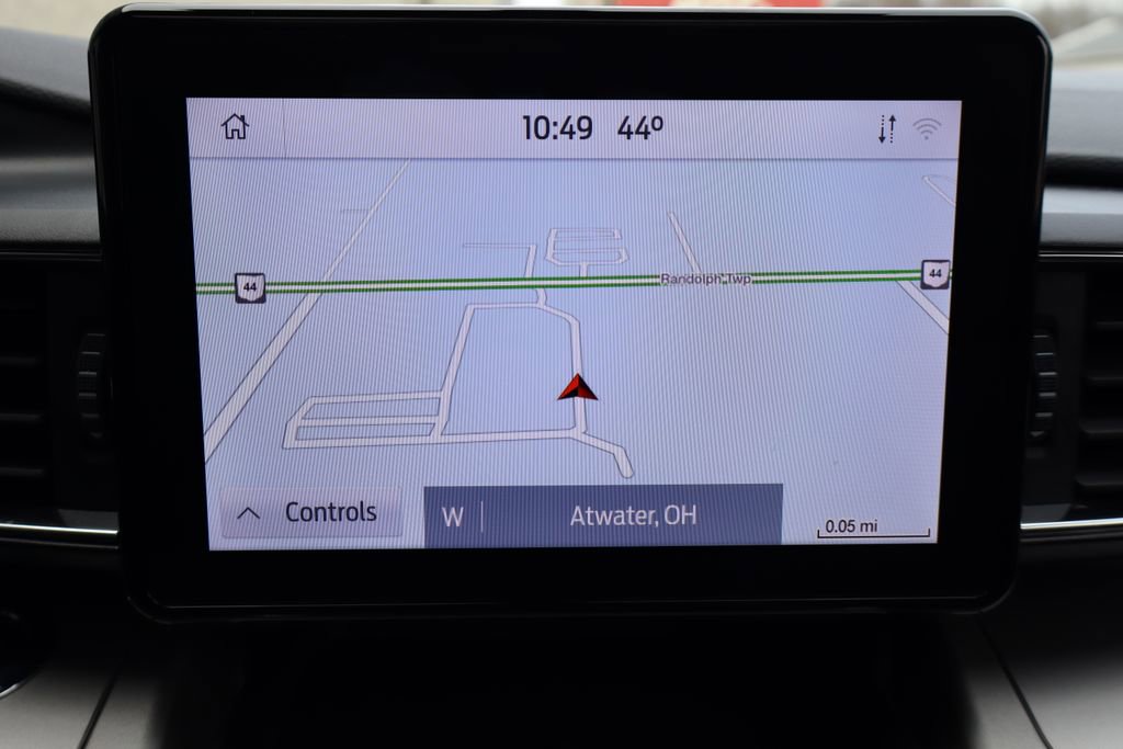 Used 2021 Ford Explorer XLT w/ Equipment Group 202A image 7