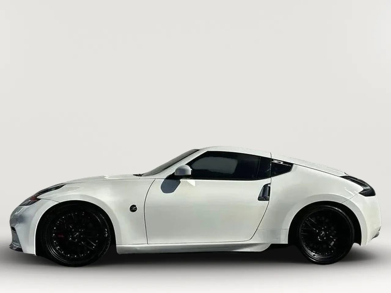 Used 2018 Nissan 370Z Coupe RWD image 5