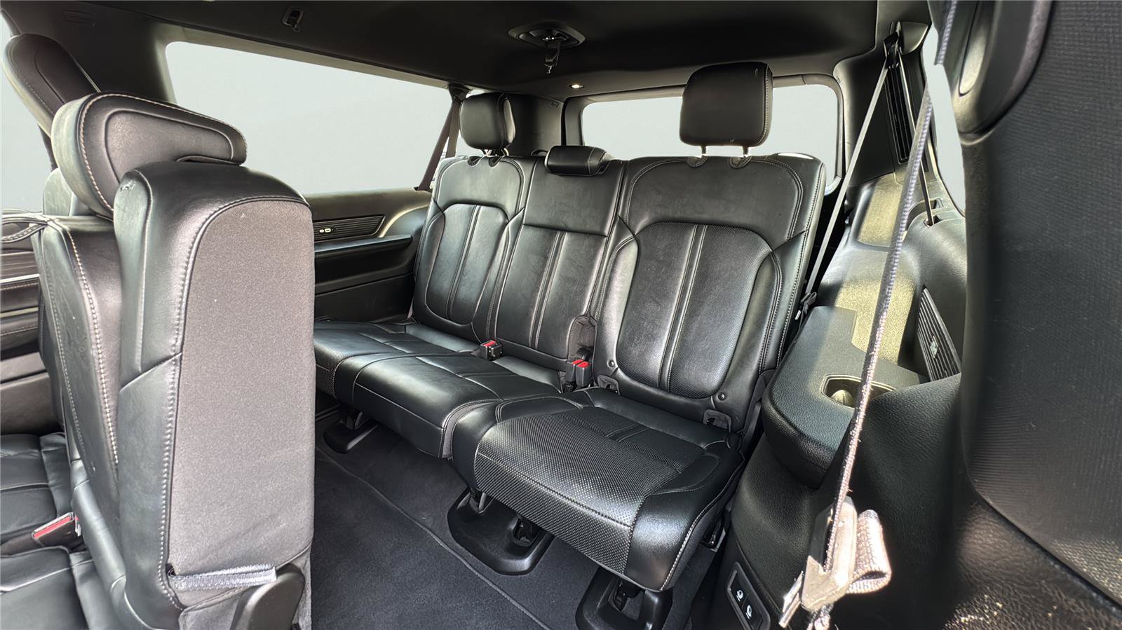 Certified 2024 Jeep Wagoneer L Series II w/ Flexible Seating Group AWD/4WD image 23