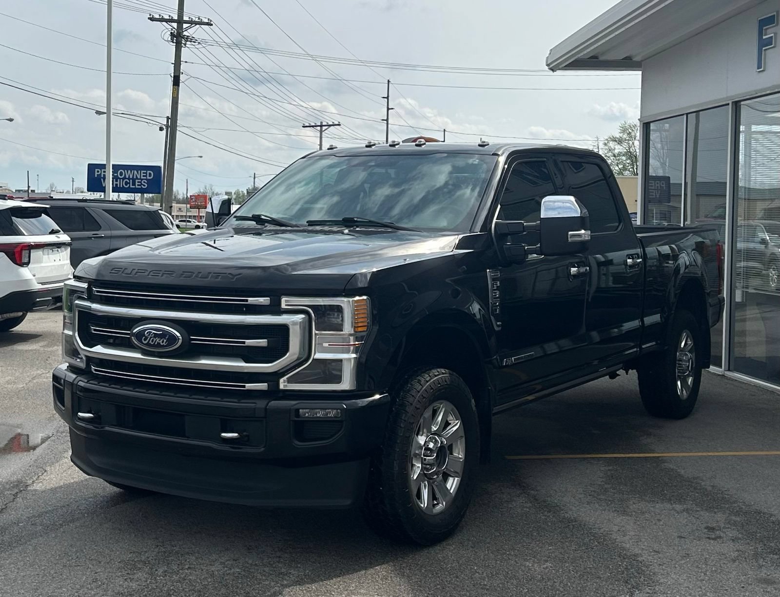 Used 2021 Ford F350 Platinum w/ FX4 Off-Road Package AWD/4WD image 3
