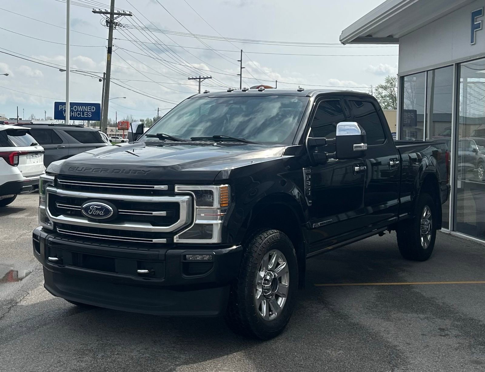 Used 2021 Ford F350 Platinum w/ FX4 Off-Road Package AWD/4WD image 3
