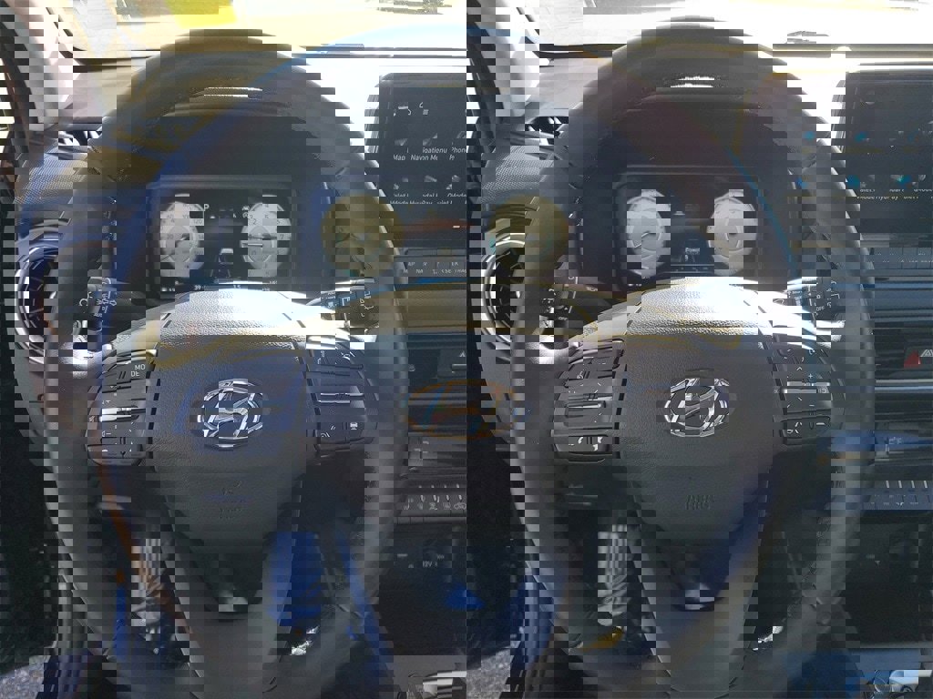 Used 2023 Hyundai Kona Limited w/ Cargo Package image 11