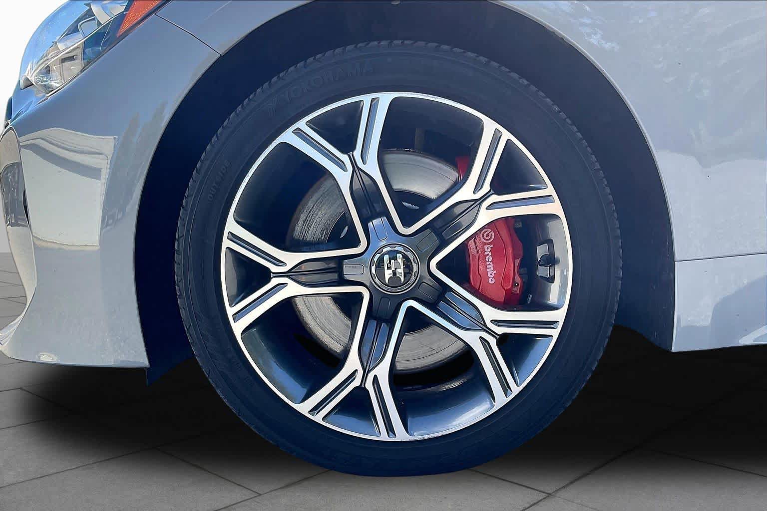 Used 2018 Kia Stinger GT2 AWD/4WD image 10