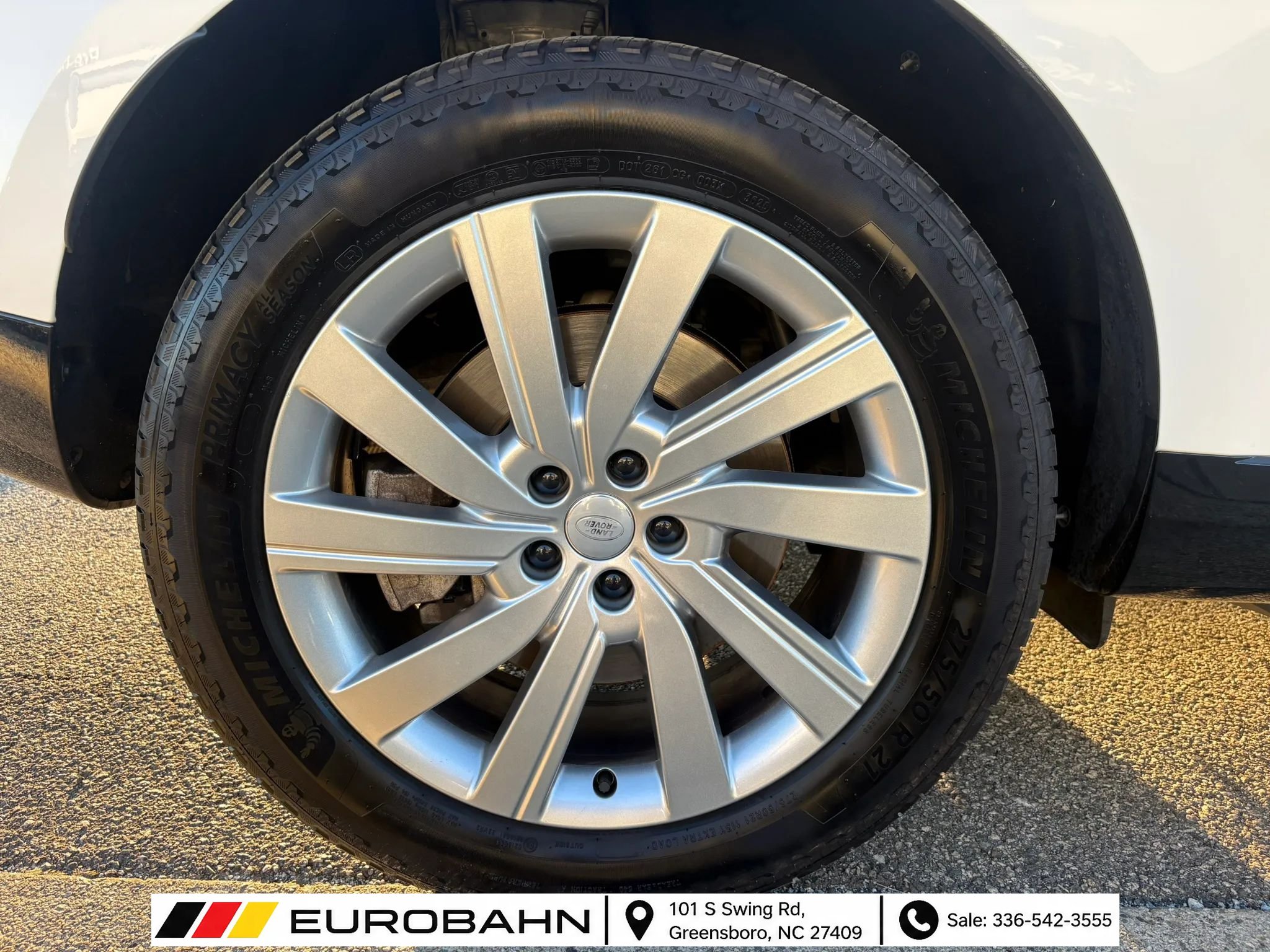Used 2025 Land Rover Range Rover SE AWD/4WD image 36