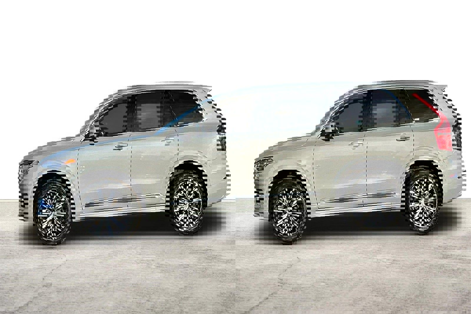 Certified 2025 Volvo XC90 B6 Core w/ Climate Package image 6