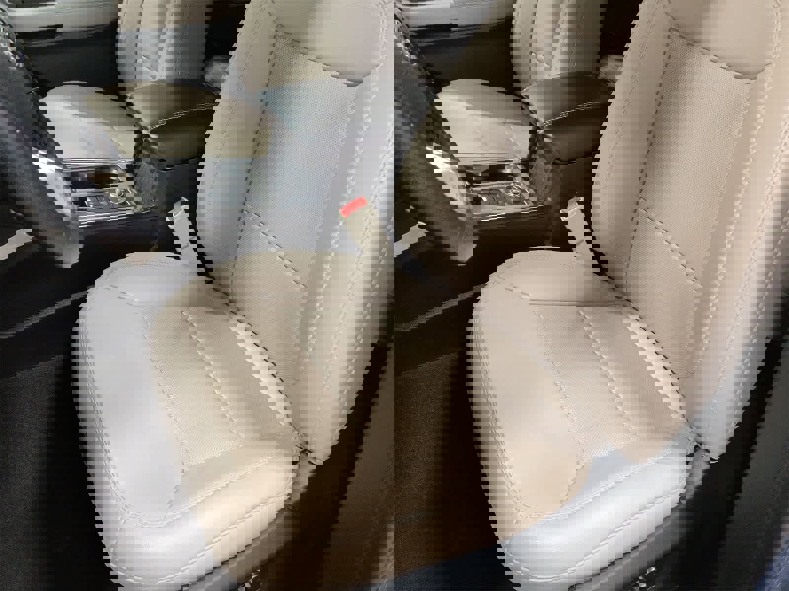 Used 2021 Ford Explorer Limited w/ Equipment Group 301A image 16