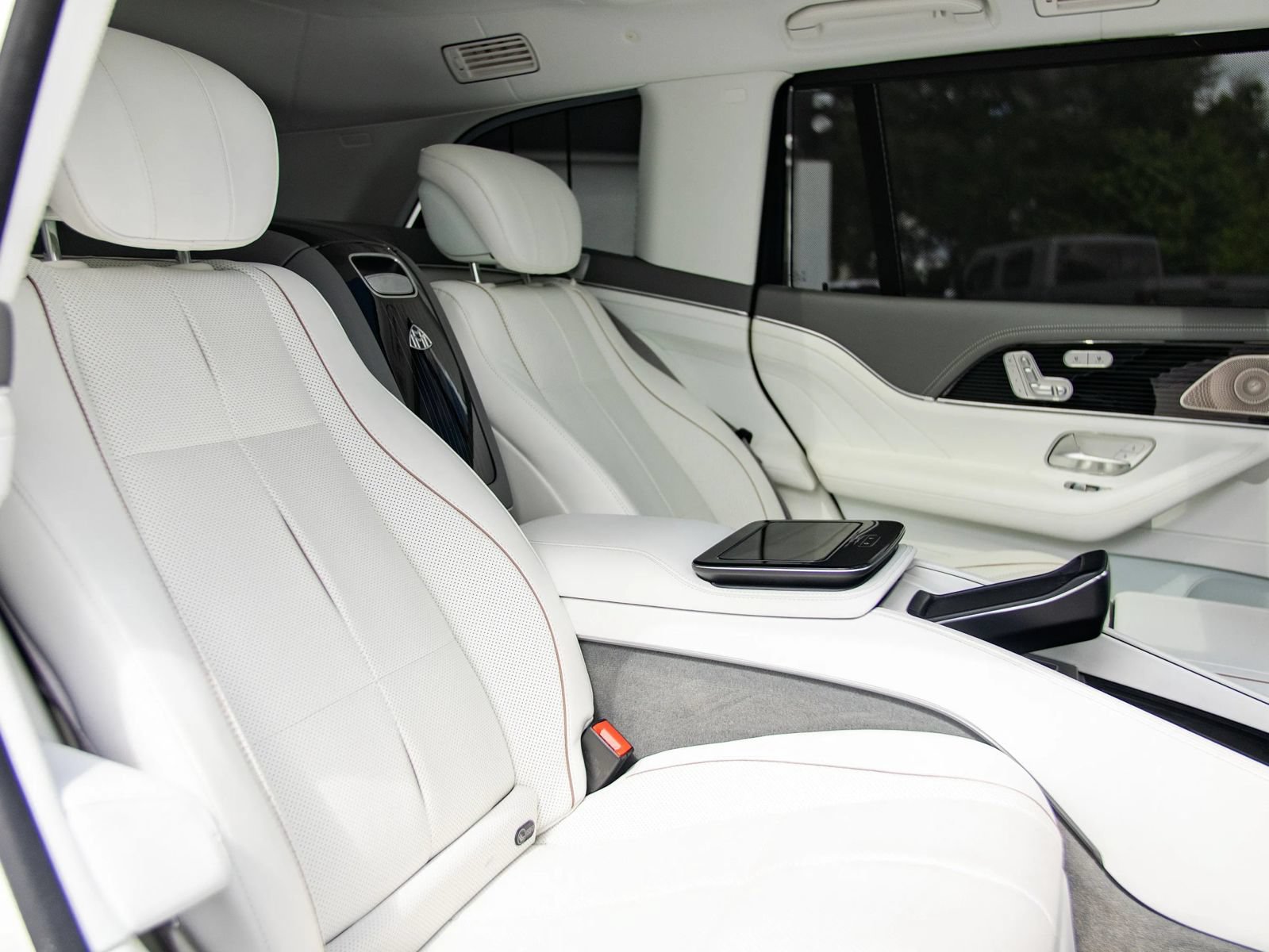 Used 2022 Mercedes-Benz Maybach GLS 600 4MATIC image 42