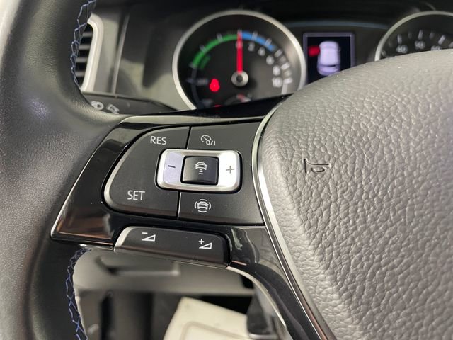 Used 2019 Volkswagen e-Golf SE w/ Driver Assistance Package image 11