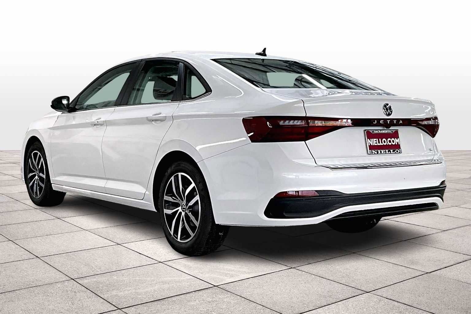 New 2026 Volkswagen Jetta SE image 3