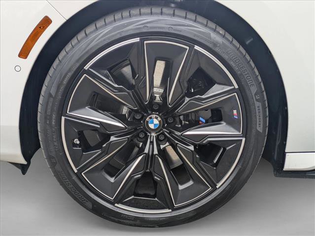 Used 2025 BMW i7 eDrive50 w/ M Sport Package image 24