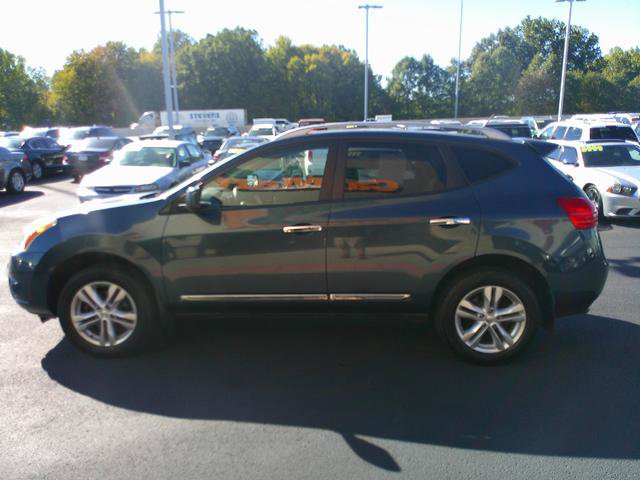 Used 2013 Nissan Rogue SV w/ Premium Pkg image 3