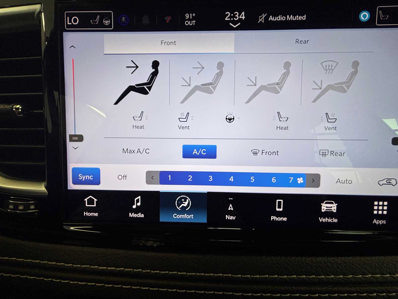 Certified 2025 Chrysler Pacifica Limited AWD/4WD image 30