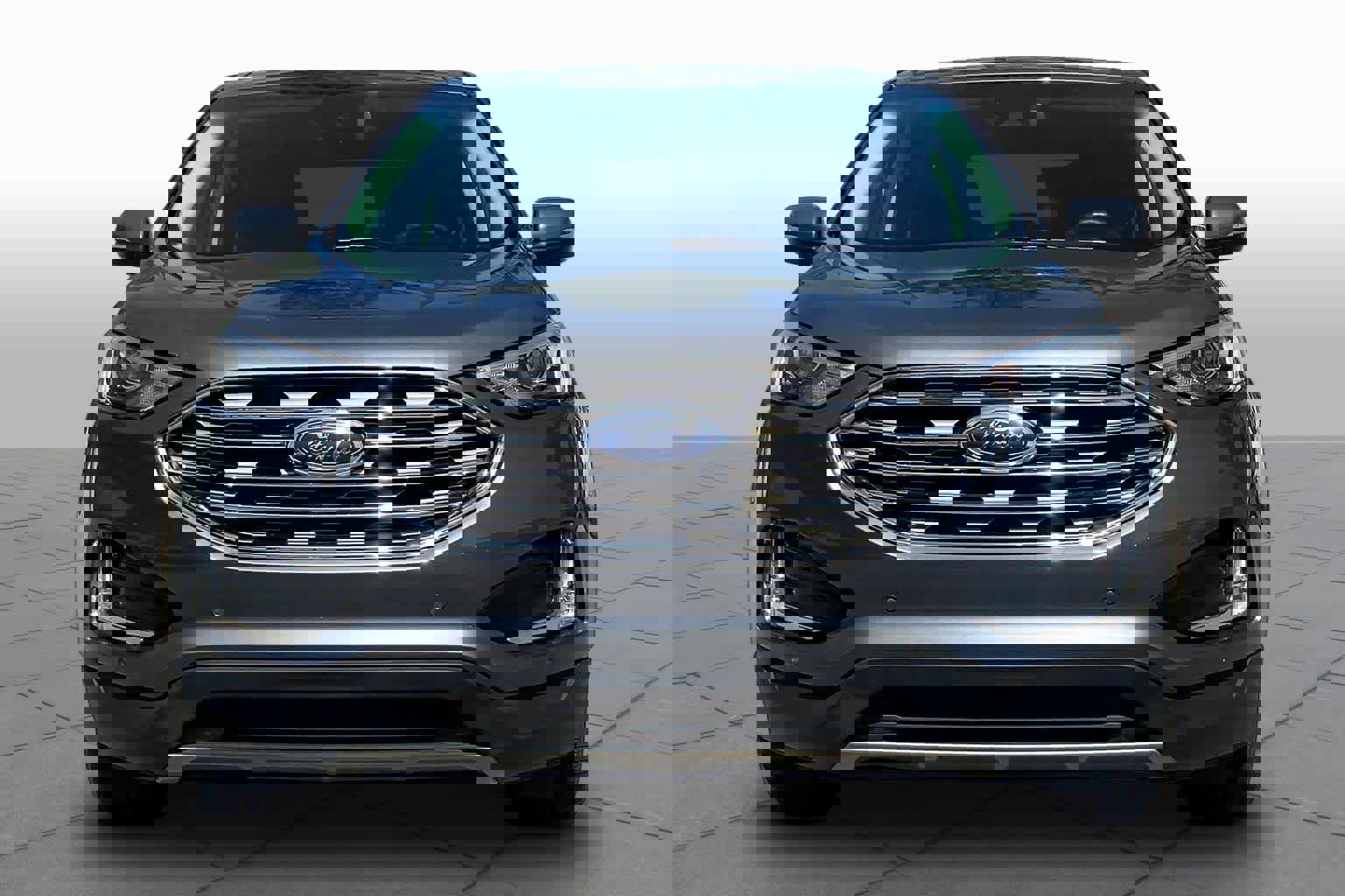 Used 2024 Ford Edge Titanium image 4