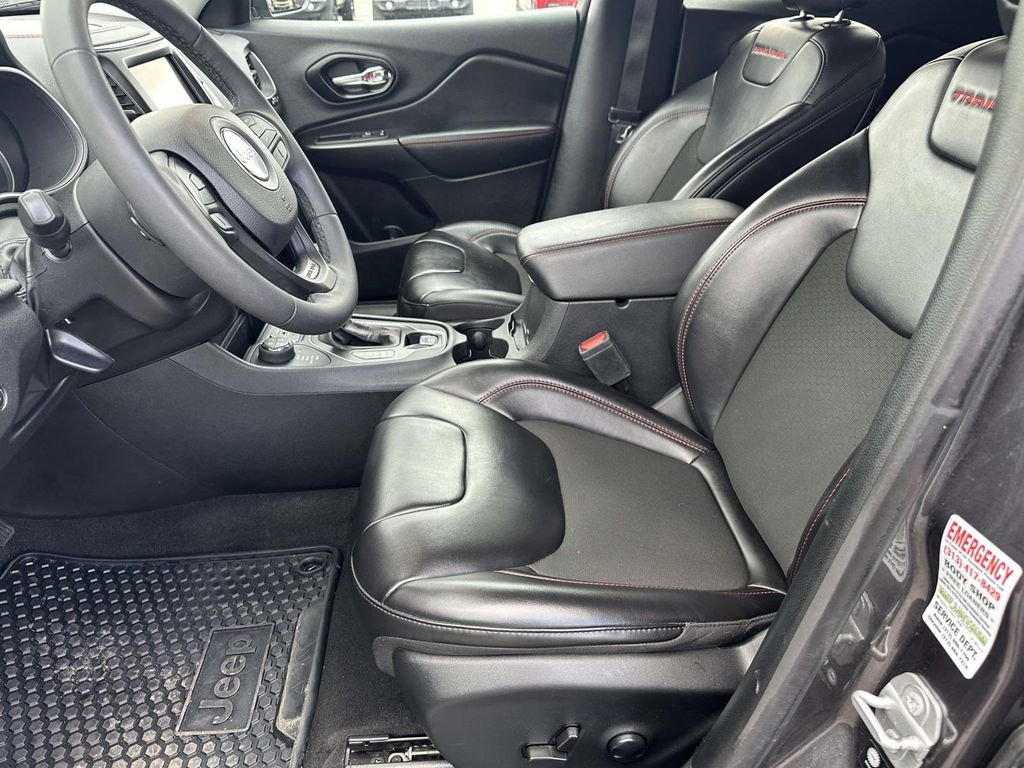 Used 2022 Jeep Cherokee Trailhawk w/ Comfort/Convenience Group image 18