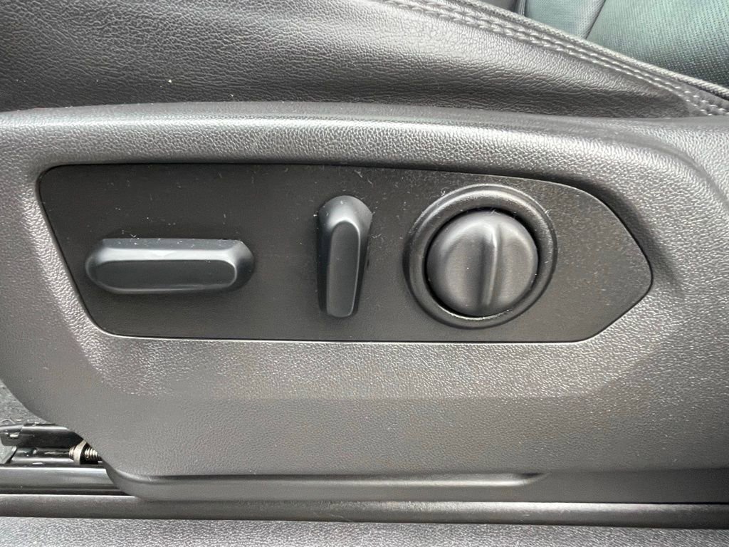 Used 2021 Chevrolet Silverado 1500 High Country w/ Technology Package image 32