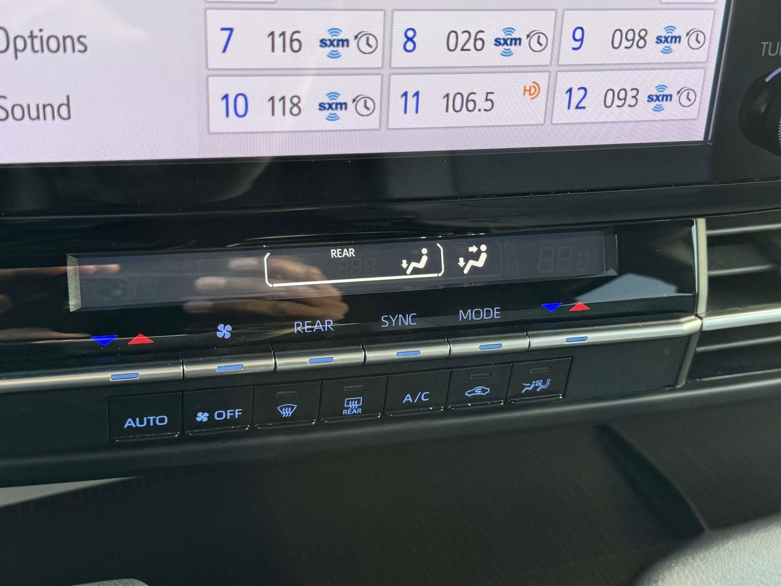 Certified 2023 Toyota Sienna LE image 25