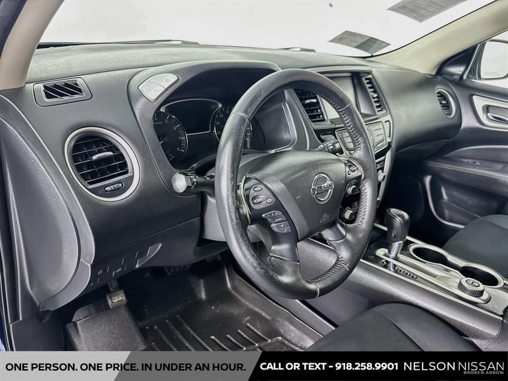 Used 2019 Nissan Pathfinder SV AWD/4WD image 8