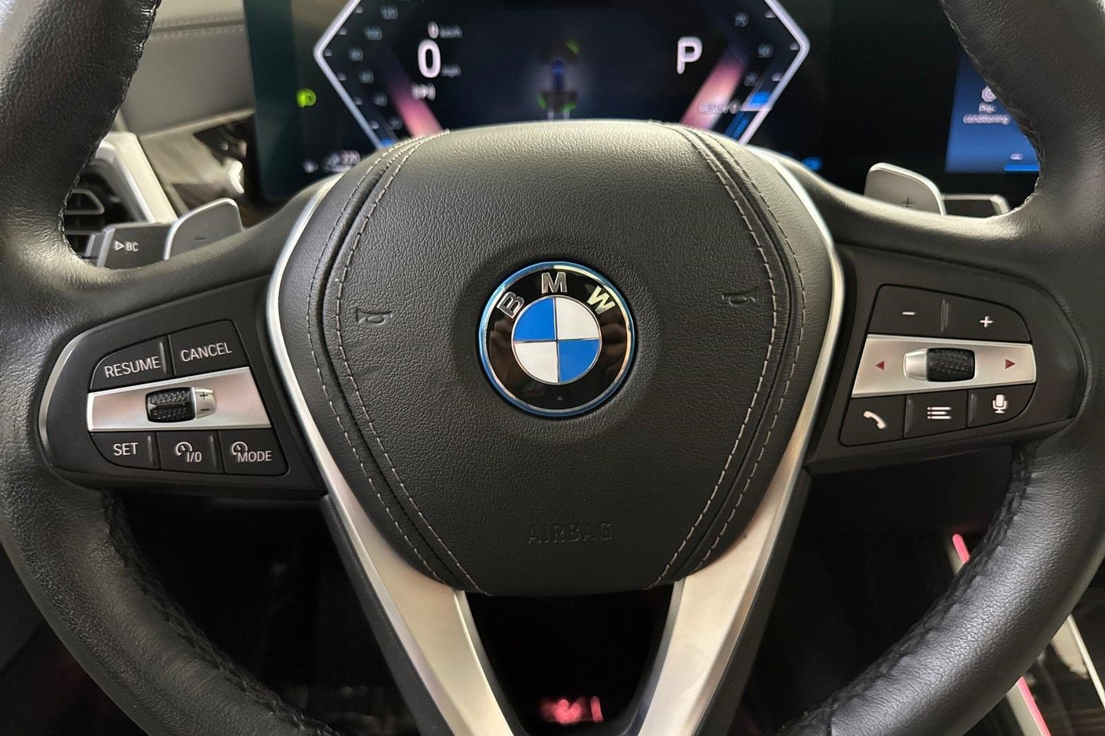 Used 2025 BMW X5 xDrive50e AWD/4WD image 17