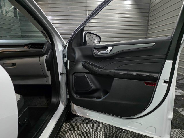 Used 2024 Ford Escape Active w/ Tech Pack #2 AWD/4WD image 34