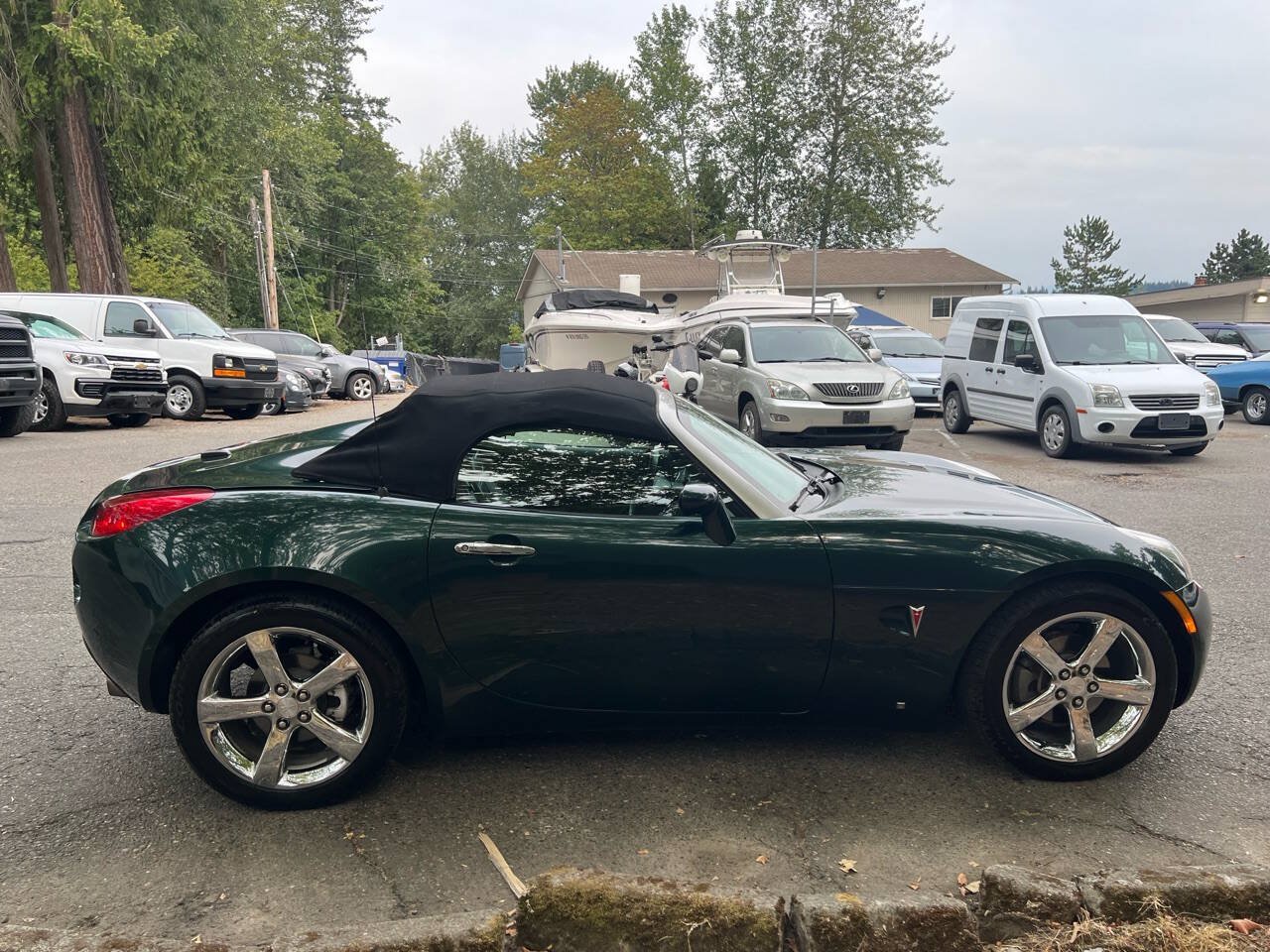 Used 2006 Pontiac Solstice Convertible w/ Premium Package RWD image 6