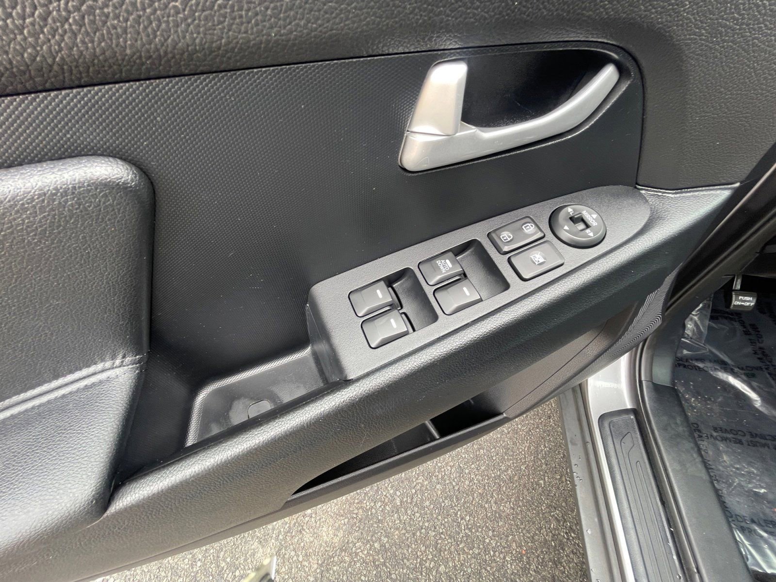 Used 2015 Kia Sportage LX image 11