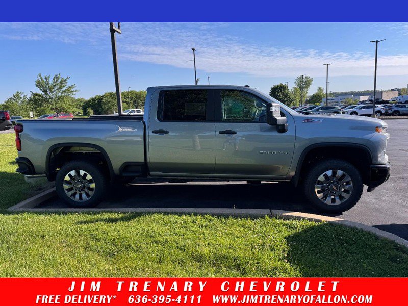 New 2026 Chevrolet Silverado 2500 Custom w/ Z71 Off-Road Package AWD/4WD image 1