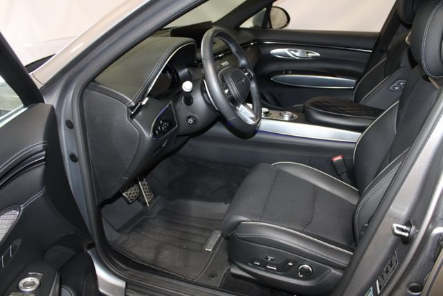 Used 2024 Genesis GV70 2.5T w/ Sport Prestige Package AWD/4WD image 7