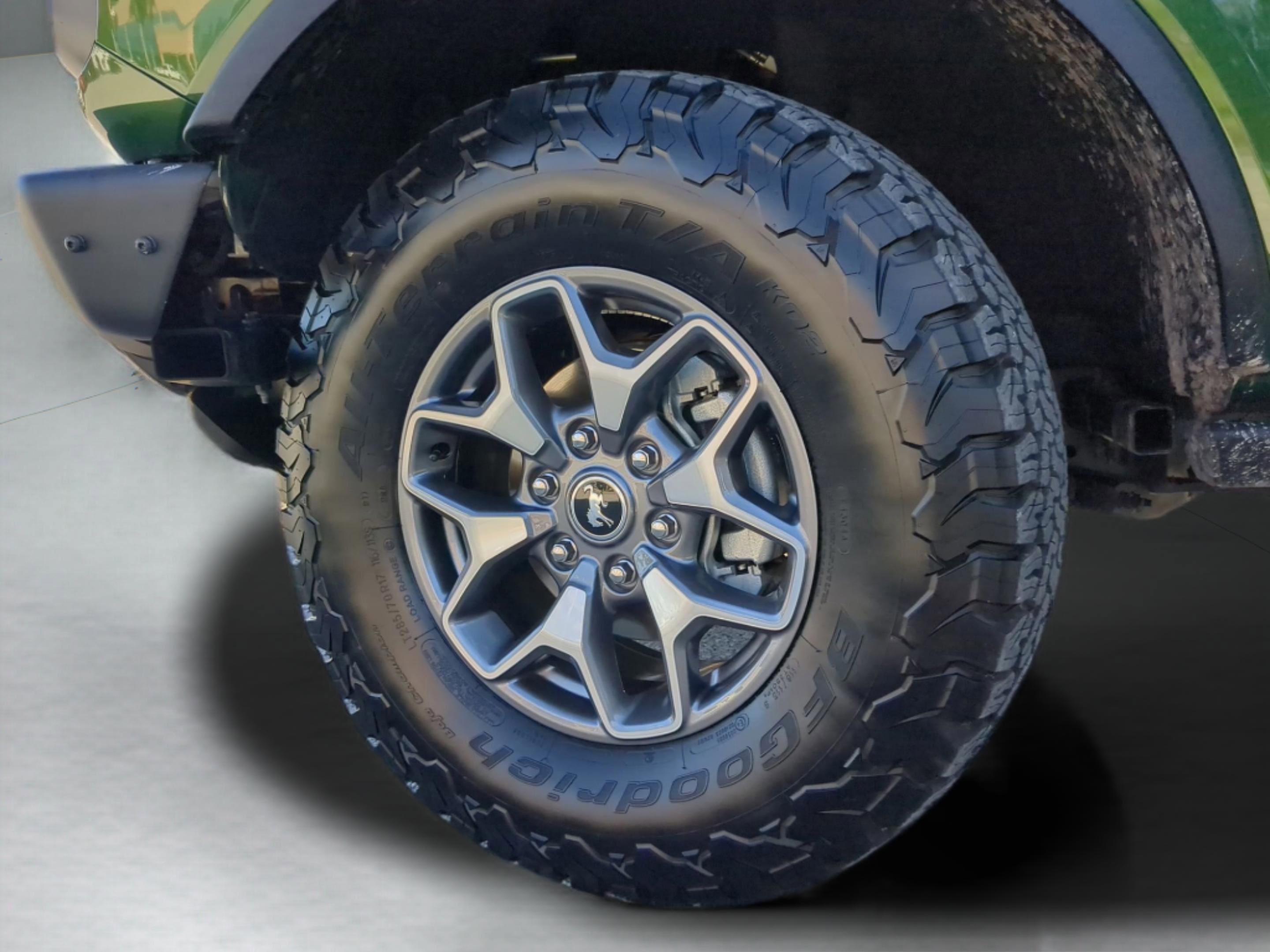 Used 2025 Ford Bronco Badlands image 63