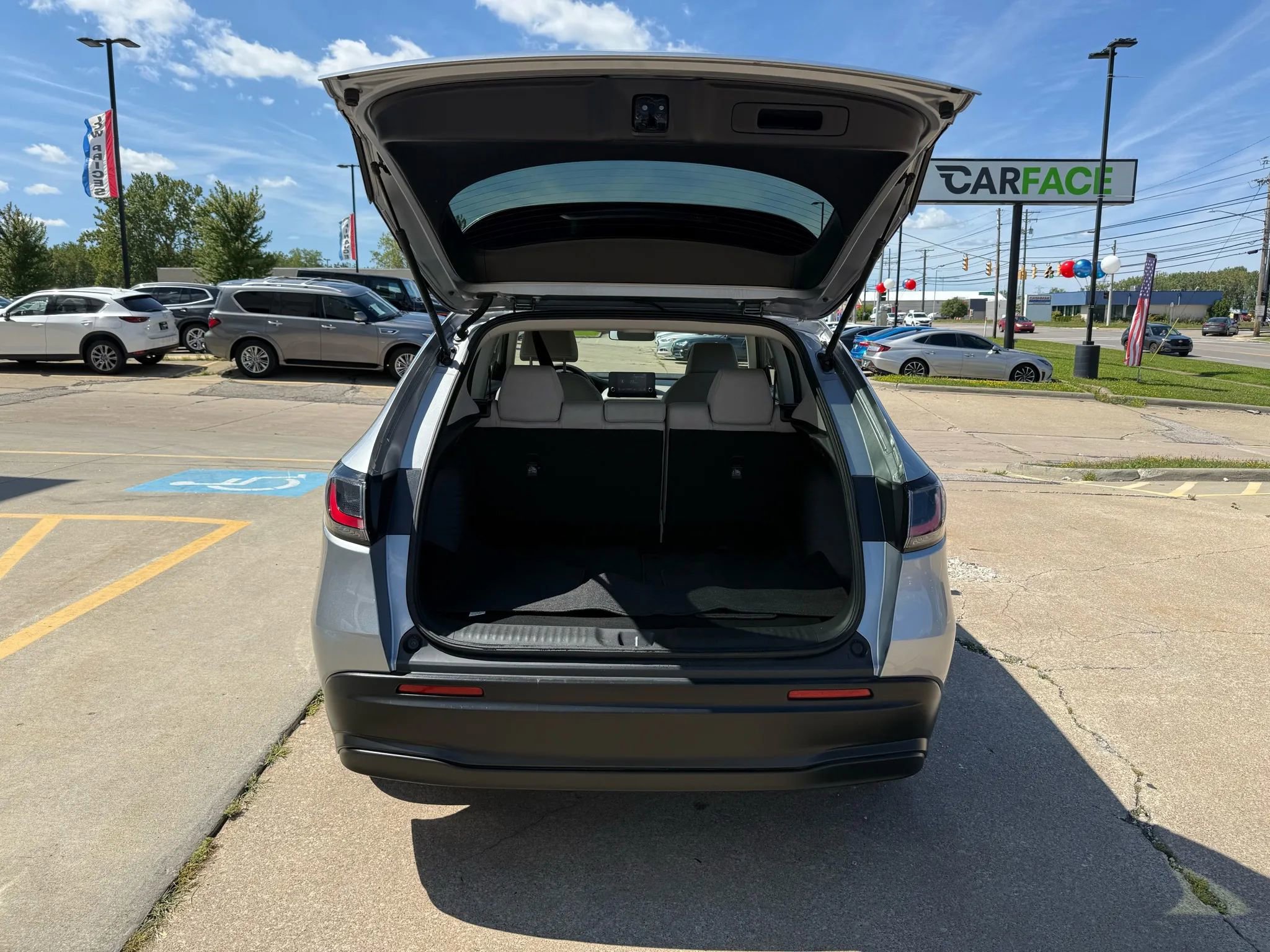 Used 2023 Honda HR-V LX image 12