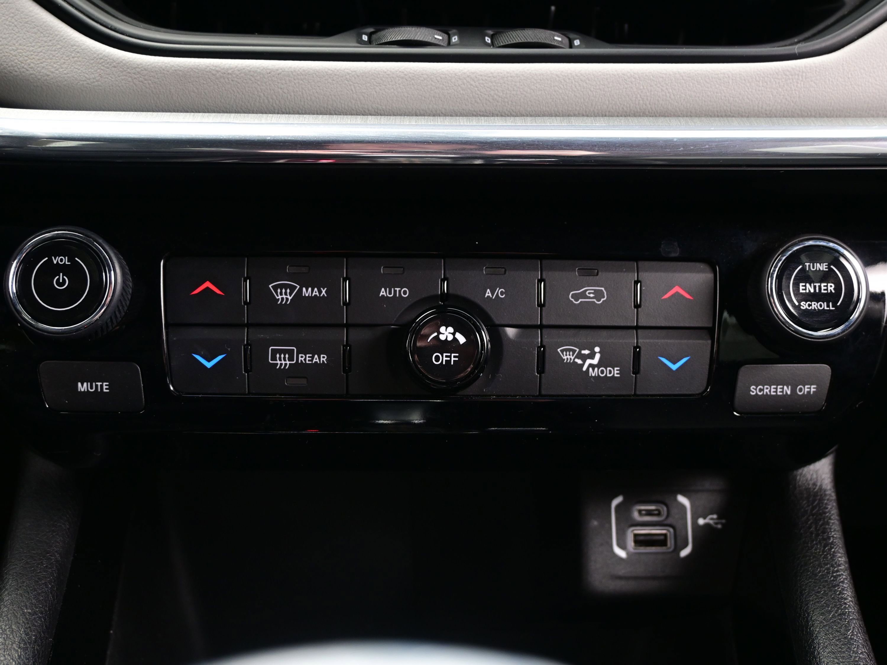 Used 2022 Jeep Compass Limited image 19